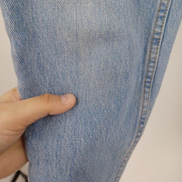 Levi's Premium Mom Jeans In Sneak Peek Light Wash Women's 24 High Rise Relaxed - Picture 11 of 14